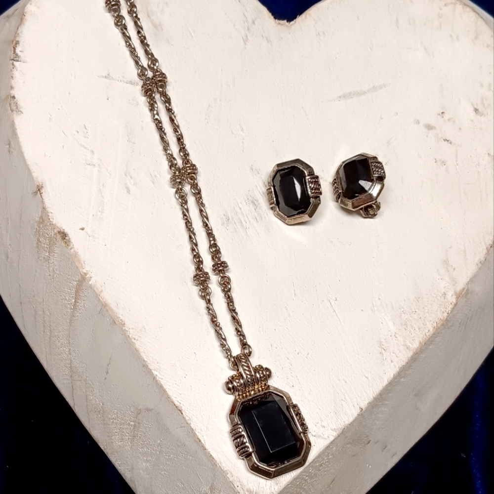 Vintage necklace and earrings set